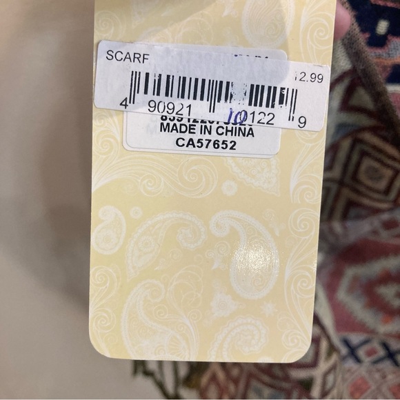 CHERIE BLISS Navy and South Western Pattern Large Scarf Shawl New with Tag - Picture 4 of 11